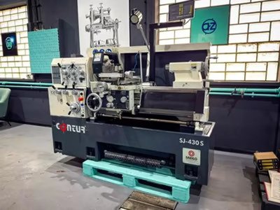 SAEILO  SJ-430/760 S Leit- und Zugspindeldrehmaschine
