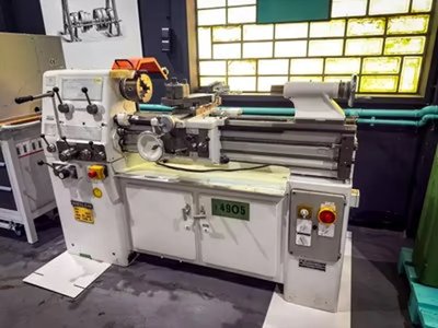 WEILER  CONDOR VS 2 Leit- und Zugspindeldrehmaschine