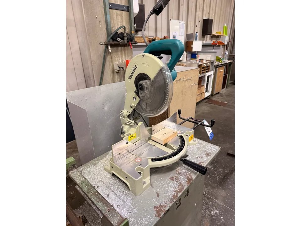 MAKITA  Kappsäge