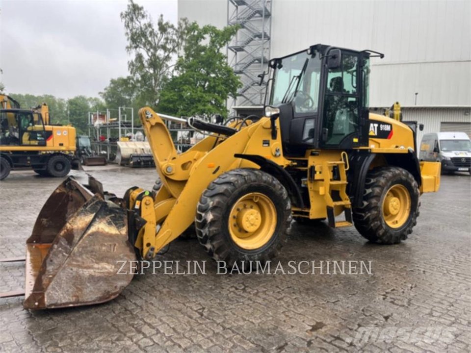 CAT 918M