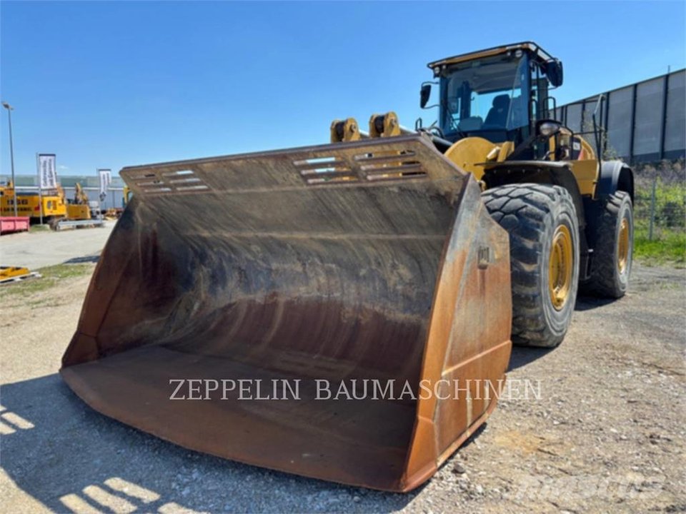 CAT 982M