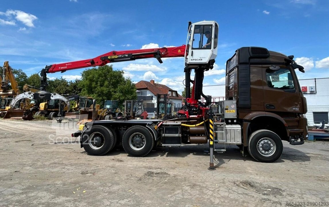 Wood transport truck Mercedes-Benz Arocs 3351 6X6 Palfinger Epolsion S260** used
