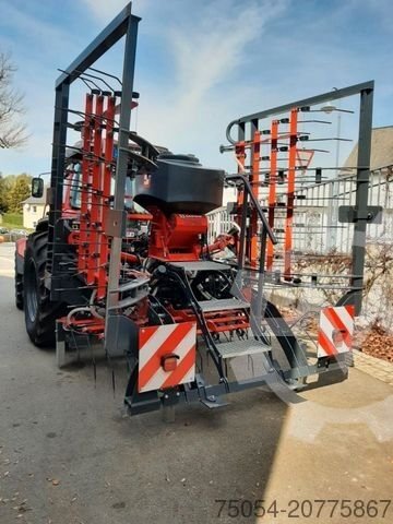  Grünlandstriegel mit Drillstar