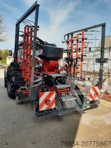  Grünlandstriegel mit Drillstar