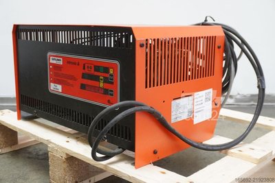 Gabelstaplerbatterie INDUSTRIE AUTOMATION intronic B puls E 24V/60A gebraucht