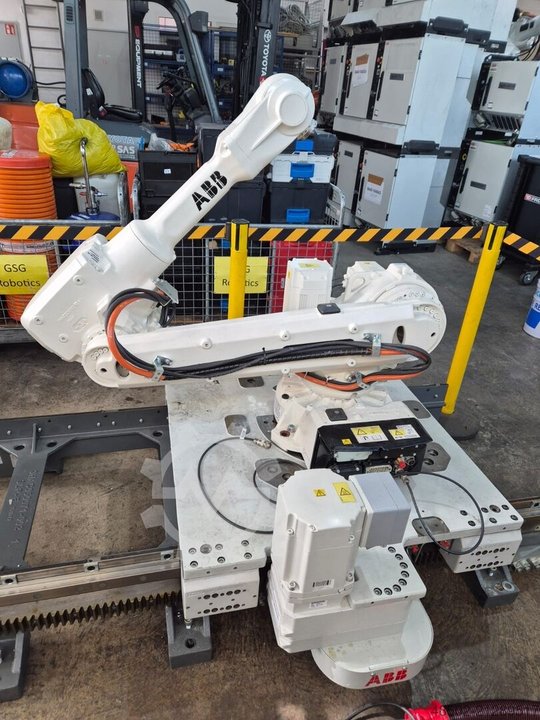 ABB ABB IRB2600 + Trackmotion 2,9 metra
