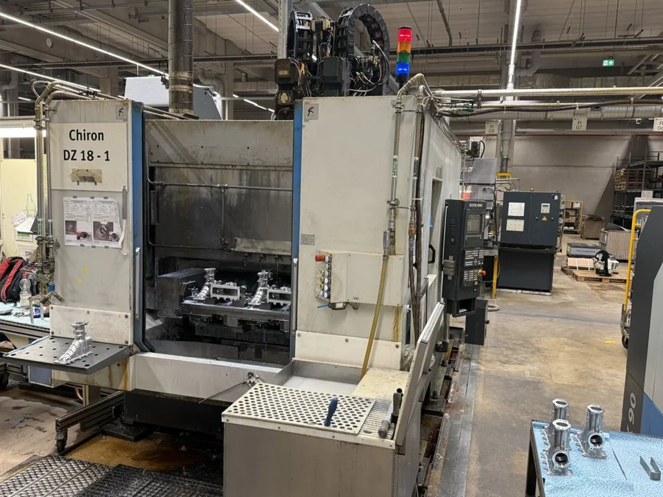 CHIRON DZ 18 - 1 Centrum obróbcze Cnc