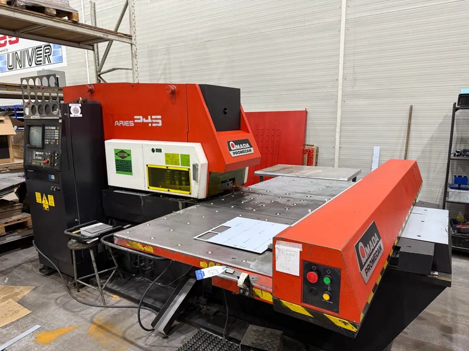 AMADA ARIES 245 CNC Stanzmaschine