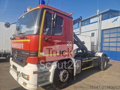 Abrollkipper MERCEDES-BENZ 1831 Actros Abrollkipper AHK 3-Sitzer Feuerwehr gebraucht
