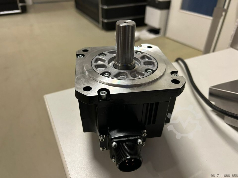 Mitsubishi Servo Motoren & Controller neuwertig E