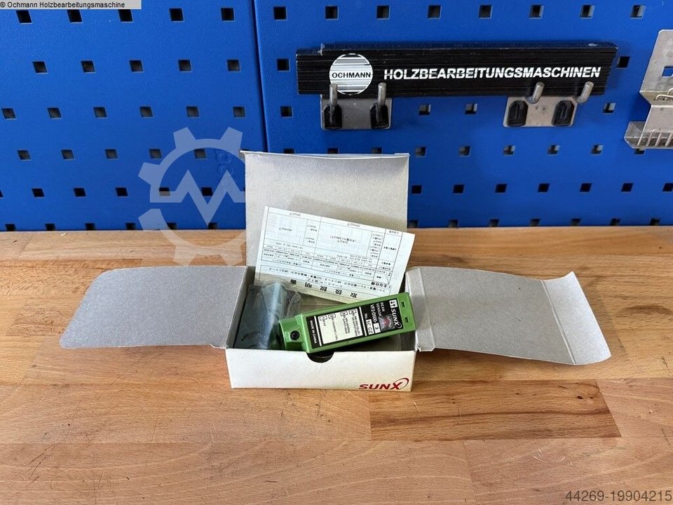 SUNX VF2- D500- 3