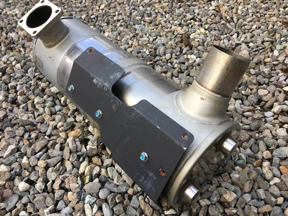 KomatsuPC 26 Exhaust Muffler 6275- 11- 5262 nowy niewykorzystany