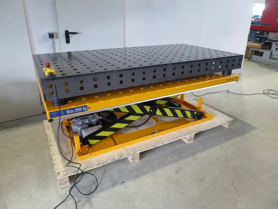 WMT 2000 X 1000 HUBTISCH svařovací stůl / perforovaný stůl