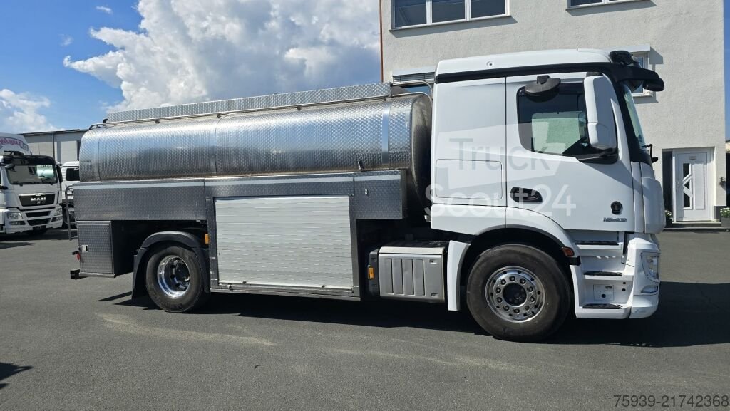 Truck with tank body Mercedes Benz 1843 Actros 4x2 TANKAUFBAU ISOLIERT used