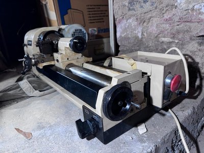 Tischdrehmaschine mit umfangreichem Zubehör-Koffer