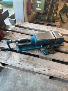 Гидравлическая машина Screwstock 135mm Milling Machine
