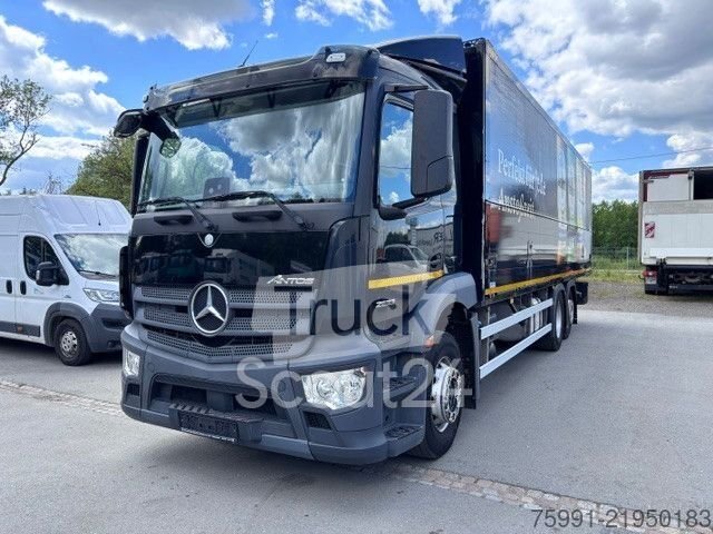 Грузовик с напитком установлен MERCEDES-BENZ Antos 3-осной MB 2533 со сделкой и LBW используется