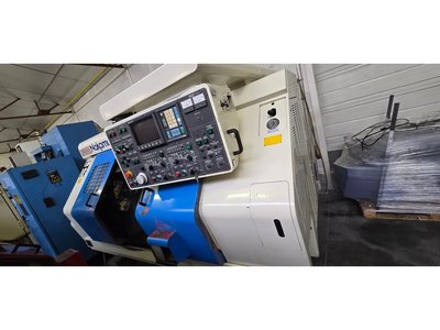 NAKAMURA TOME TW20 MM Doppelspindel-CNC-Drehbank mit motorisierten Werkzeugen und Gantry-Belastung