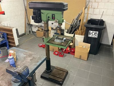 Säulenbohrmaschine
