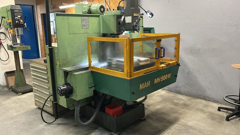 frézovací stroj CNC 3- osa DECKEL MAHO 500 W 53337