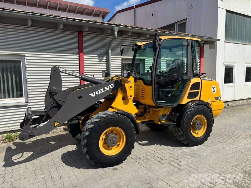 Volvo L 28 F