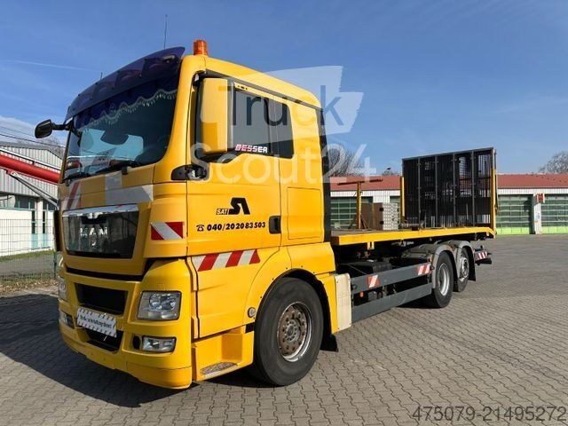 Autotransporter LKW MAN TGX 26.360 / BaumaschinenTransport / 9 to Rampen gebraucht