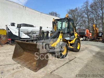 Radlader NEW HOLLAND W 80 B / Gabel + Schaufel gebraucht