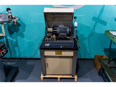 STRUERS LABOTOM-3 Trennschleifmaschine