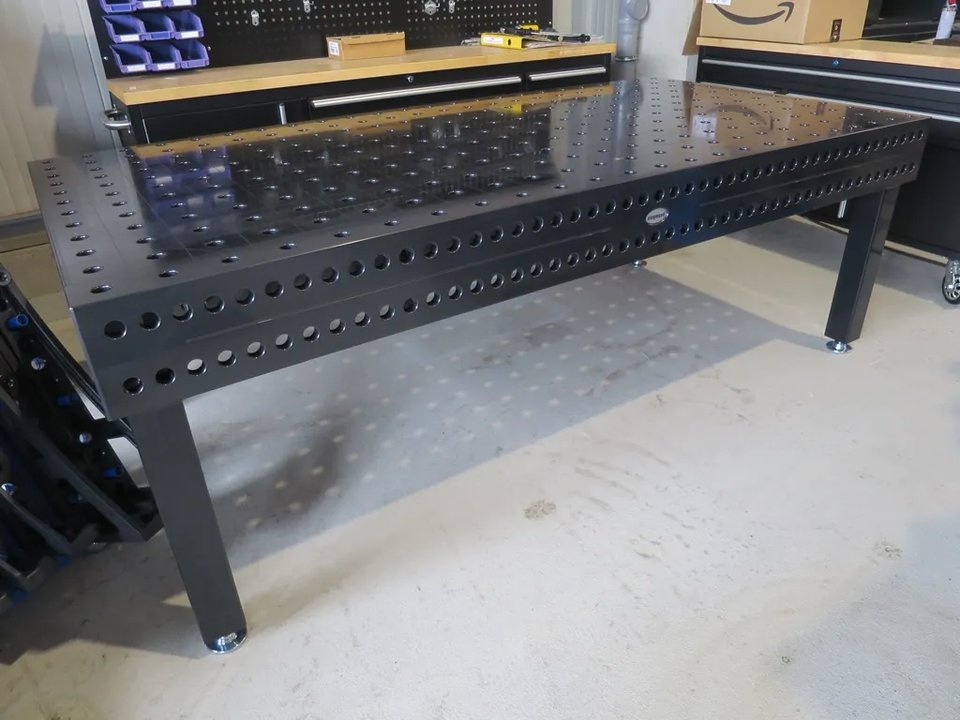 SIEGMUND 750 - 2.4 X 1.2 NITRIERT welding table / perforated table
