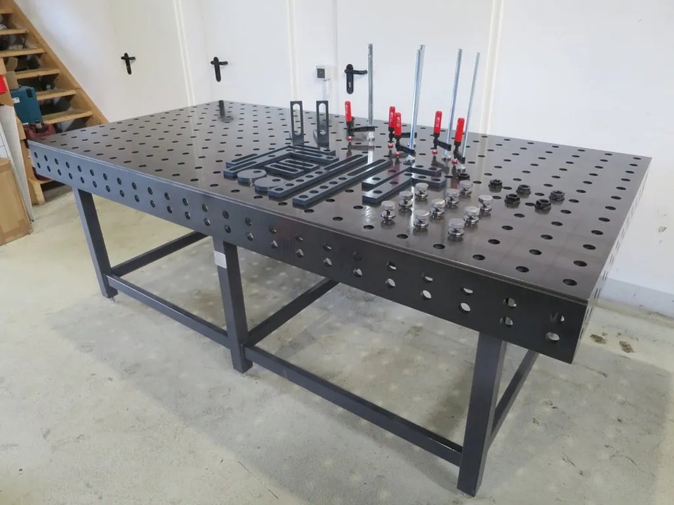 WMT P-2400 X 1200 Schweißtisch mit Zubehör