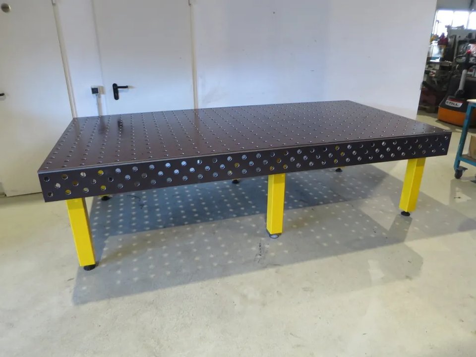 WMT P-2990 X 1490 EG Schweißtisch / Lochtisch