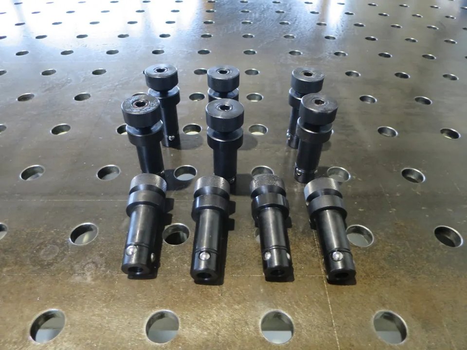 WMT 28 / 25 Spannbolzen