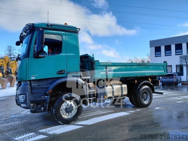 Náklaďák MERCEDES-BENZ Arocs 1853 4x4 2-Achs Použitý sklápěč všech kol Meiller