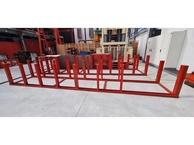 Structure for storing plates and materials