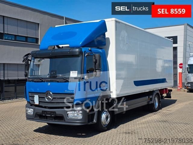 Вантажівка з структурою корпусу MERCEDES-BENZ Atego 1327 / використовується навантажувальний майданчик