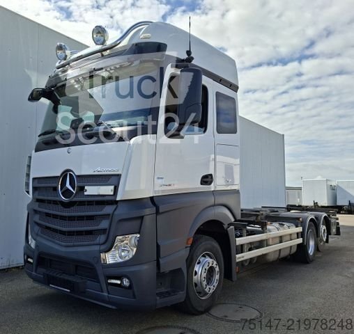 Взаимозаменяемые шасси грузовика MERCEDES-BENZ 2540 L Actros 6x2 BDF 5 сидения автошколы используется