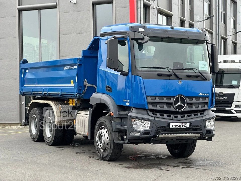 3 stránky Clipper Mercedes-Benz Arocs 2643 6x4 Použitý třístránkový tipper Meiller SOFORT