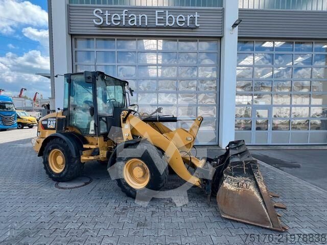 Caterpillar 908M / 2.644h / Fork / Blade