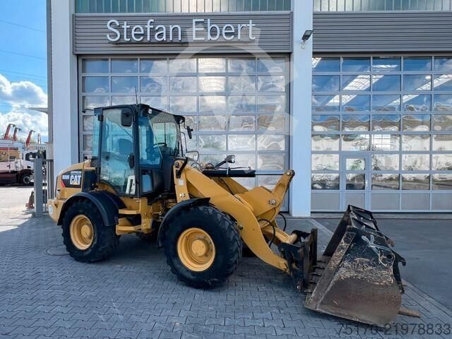 Caterpillar 908M / 1,554h / Widelec / ostrze