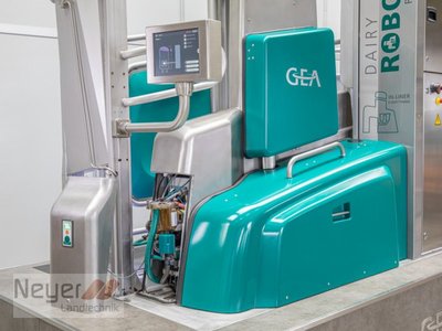 GEA Farm Technologies DairyRobot R9500 Melkroboter