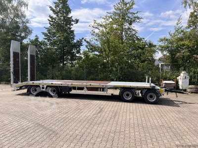 Möslein T4 VB H1 gerade  neuer 4 Achs Tieflader gerade hydraulischen Rampen