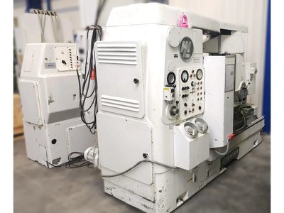 LIEBHERR  L 900 Zahnrad-Abwälzfräsmaschine - vertikal
