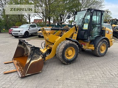 Caterpillar 906M