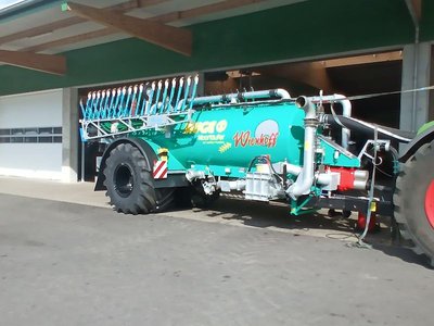 Viennahoff pump tanker type 10,500 E PTW Profi Line 9.5 cbm Bomech Farmer tug shoe distributor 12m