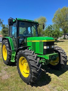 John Deere 6310