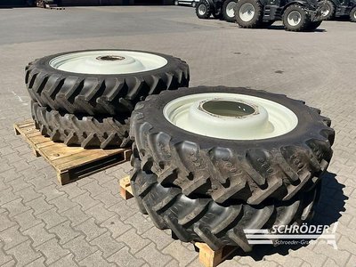 New Holland PFLEGER 320/85 R34 + 340/85 R48