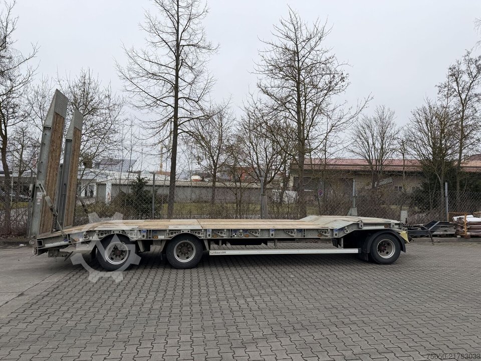 Humbaur HTD 30 3 axle low loader trailer, honey