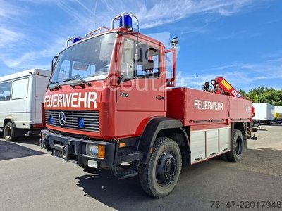 truck with spider (open) MERCEDES-BENZ 917 AF 4x4 Pritsche + crane 35tkm EX-Fire gun used