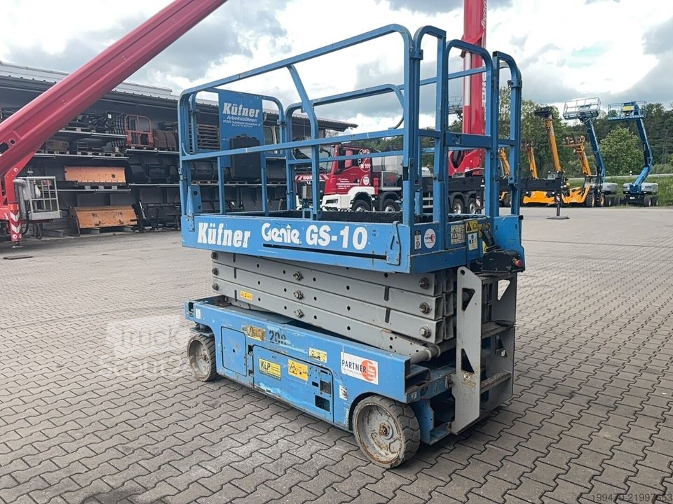 Nůžky zvedací stůl Genie GS-2646 použitý