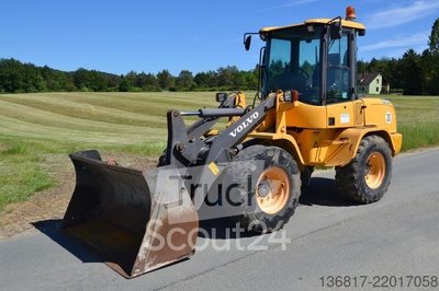 Wheel loader VOLVO L 30 G wheel loader/blade + fork/hydr. SW used